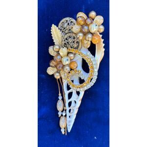 4.5" Vintage Sea Shell Brooch Pin Mermaid Gold Amber Embellishment New